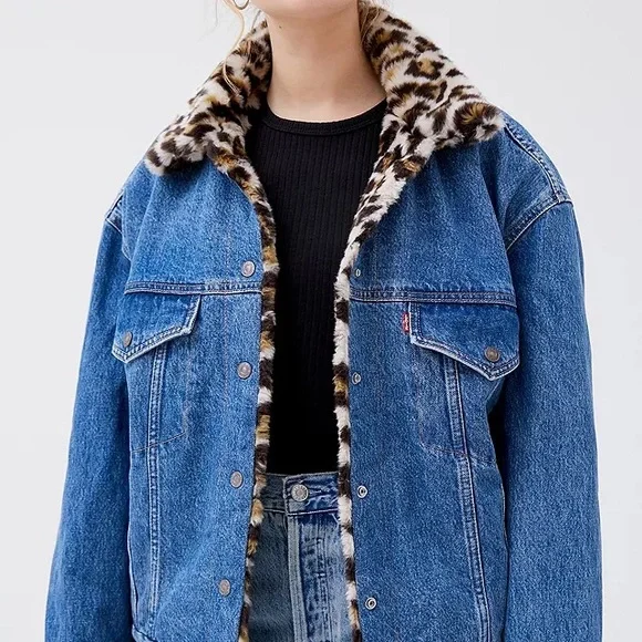 Levi’s leopard jean jacket - Picture 2 of 3